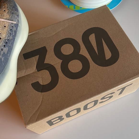 Yeezy Boost 380 Mist - Picture 9 of 9